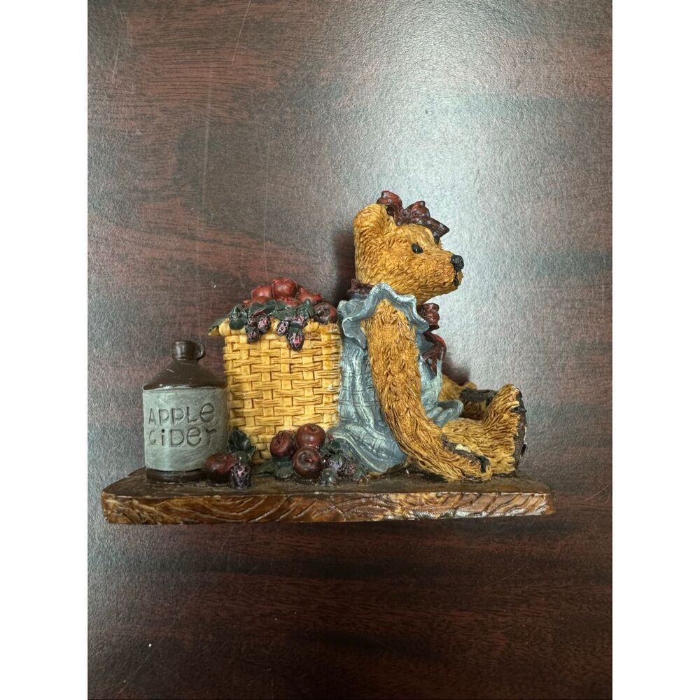 Boyds Bears & Friends Bailey In the Orchard Bear Figure